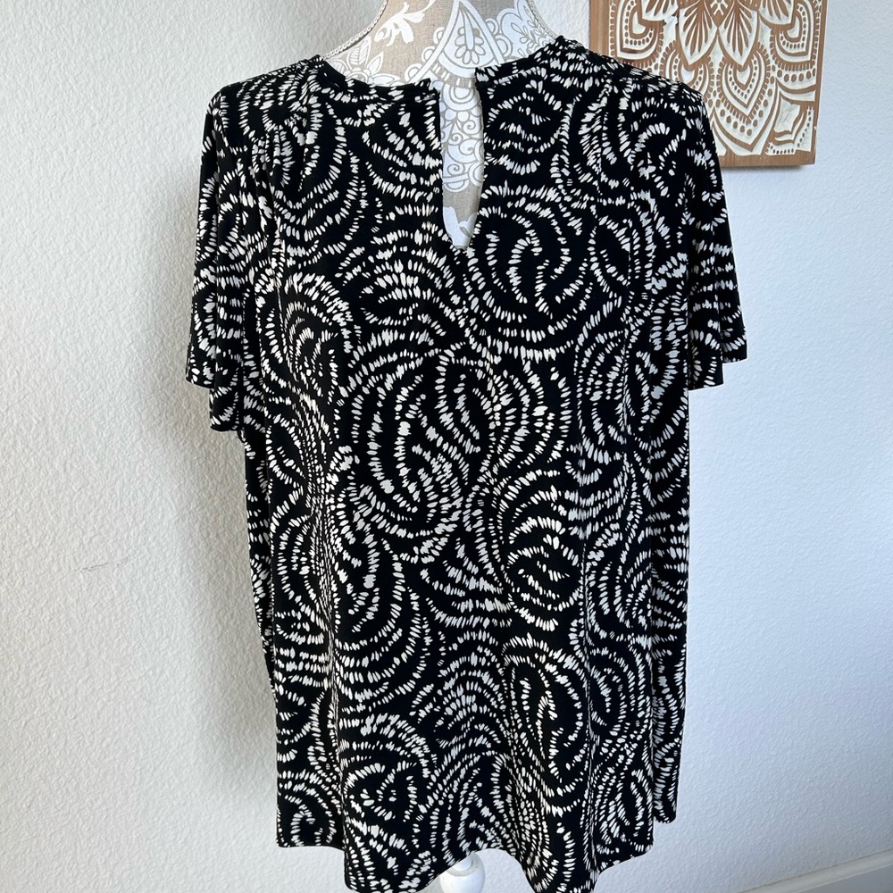 Lane Bryant Black and White Swirl Blouse